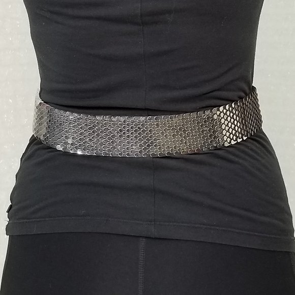 1980s silver fish scale belt - Picture 2 of 8